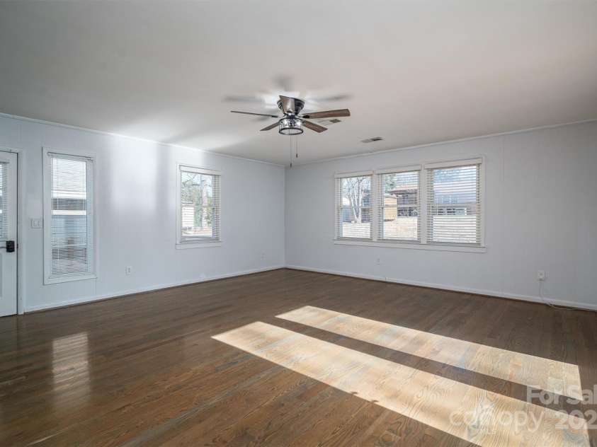 9026 Longview Drive, Charlotte, NC 28214.  MLS# CAR4226827, YatesRealty ID 4950. 