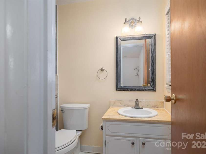 9026 Longview Drive, Charlotte, NC 28214.  MLS# CAR4226827, YatesRealty ID 4950. 