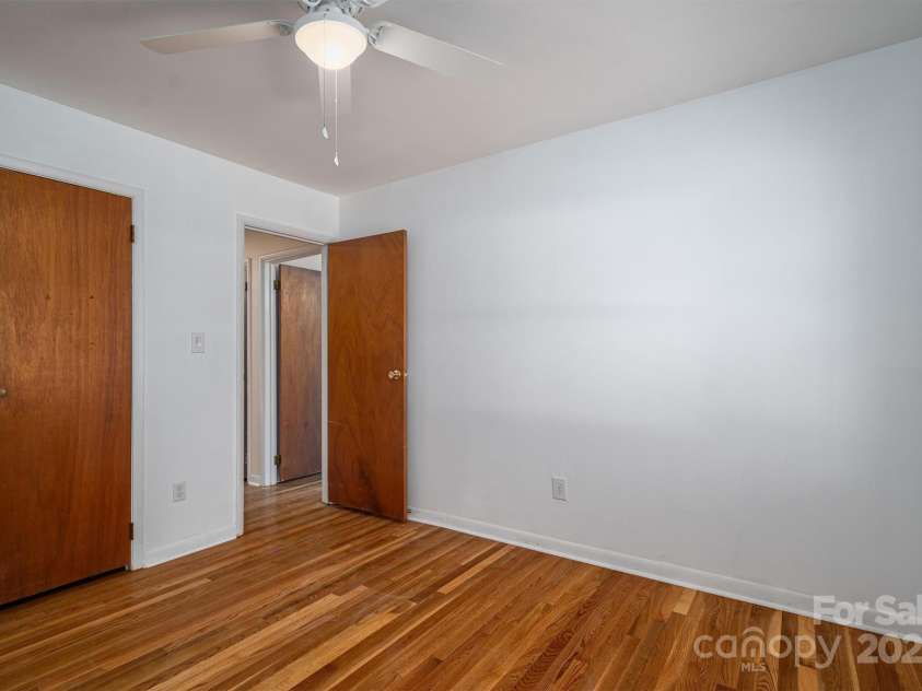 9026 Longview Drive, Charlotte, NC 28214.  MLS# CAR4226827, YatesRealty ID 4950. 