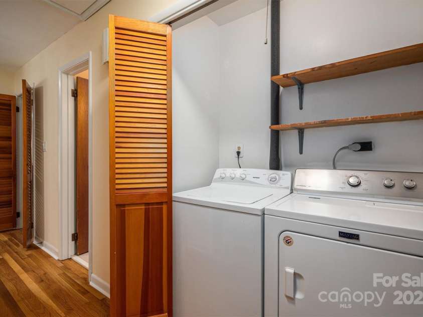 9026 Longview Drive, Charlotte, NC 28214.  MLS# CAR4226827, YatesRealty ID 4950. 