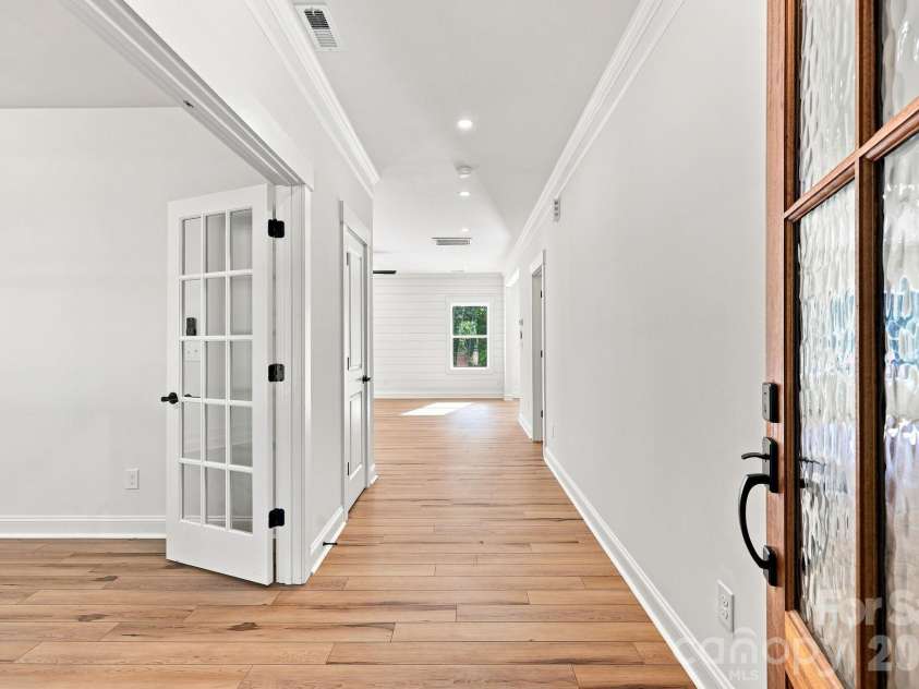 363 Lake Farm Drive, Salisbury, NC 28146.  MLS# CAR4422665, YatesRealty ID 49501. 