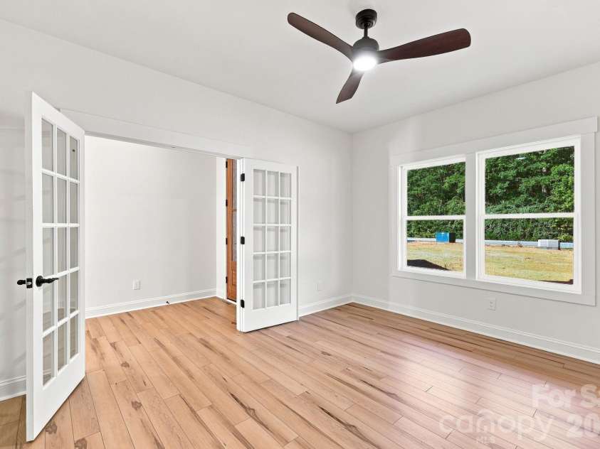 363 Lake Farm Drive, Salisbury, NC 28146.  MLS# CAR4422665, YatesRealty ID 49501. 