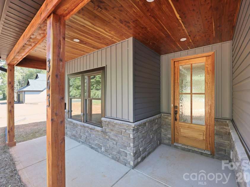 363 Lake Farm Drive, Salisbury, NC 28146.  MLS# CAR4422665, YatesRealty ID 49501. 
