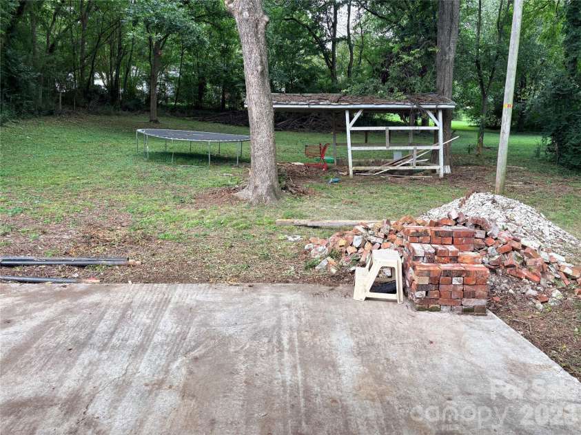 729 Austin Street, Albemarle, NC 28001.  MLS# CAR4422361, YatesRealty ID 49506. 