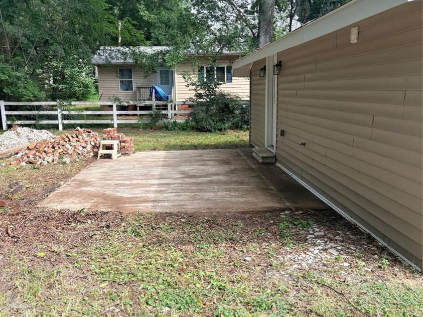 729 Austin Street, Albemarle, NC 28001.  MLS# CAR4422361, YatesRealty ID 49506. 