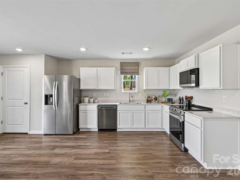 932 Kinnerton Trail, Spartanburg, SC 29301.  MLS# CAR4422762, YatesRealty ID 49507. 