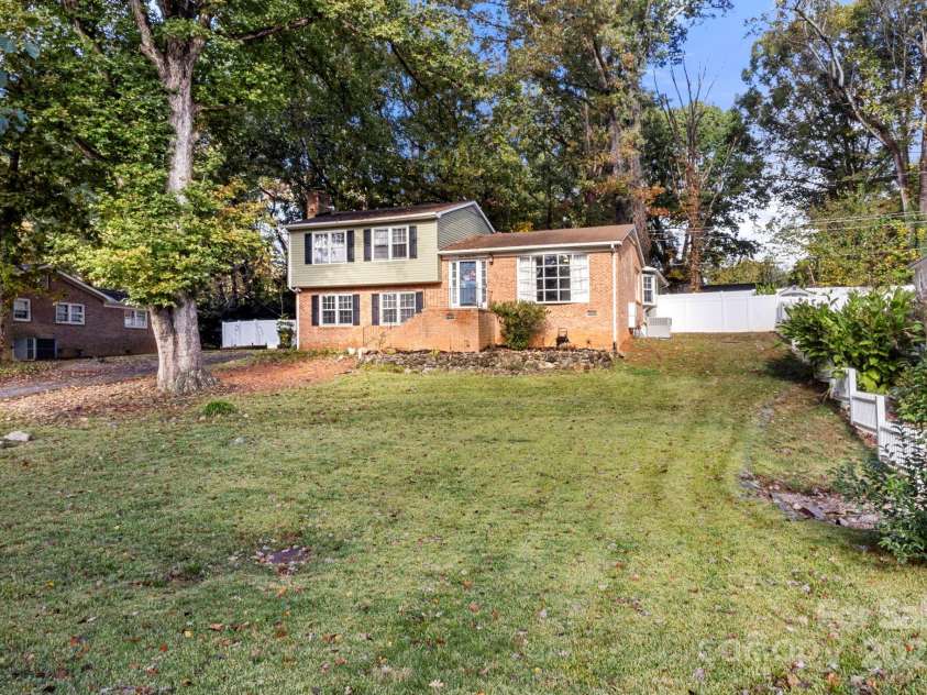 893 Ragin Lane, Rock Hill, SC 29732.  MLS# CAR4314906, YatesRealty ID 4951. 