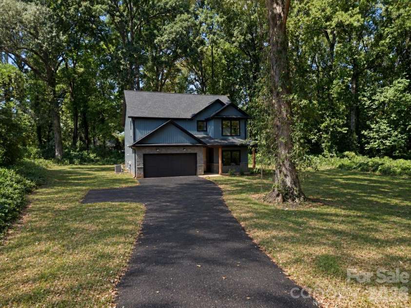 103 17th Street, Salisbury, NC 28144.  MLS# CAR4422672, YatesRealty ID 49510. 