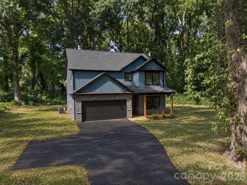 103 17th Street, Salisbury, NC 28144.  MLS# CAR4422672, YatesRealty ID 49510. 