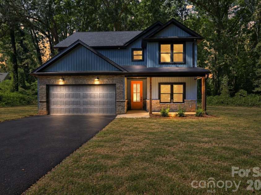 103 17th Street, Salisbury, NC 28144.  MLS# CAR4422672, YatesRealty ID 49510. 
