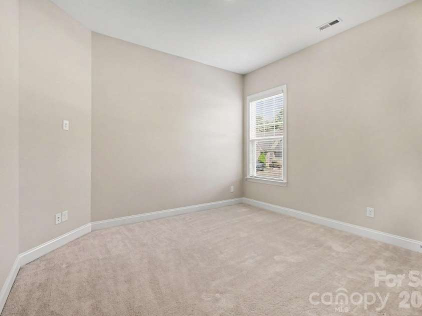 17920 Culross Lane, Charlotte, NC 28278.  MLS# CAR4422290, YatesRealty ID 49511. 