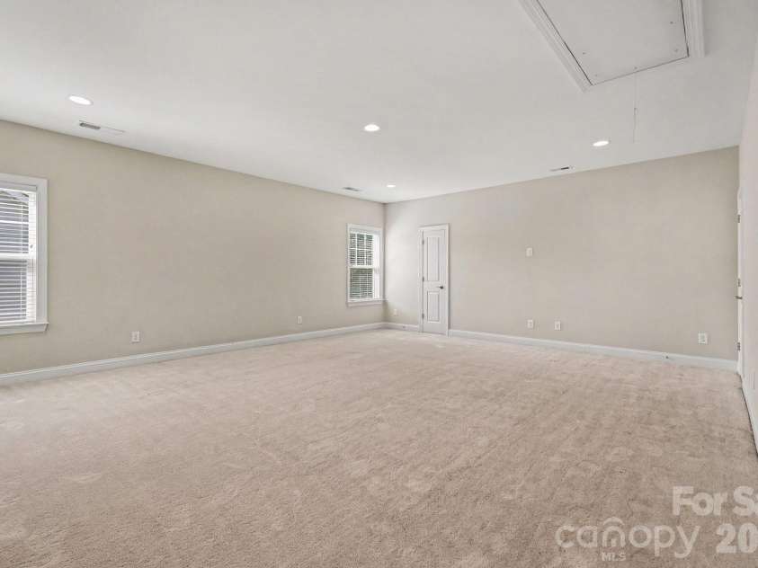 17920 Culross Lane, Charlotte, NC 28278.  MLS# CAR4422290, YatesRealty ID 49511. 