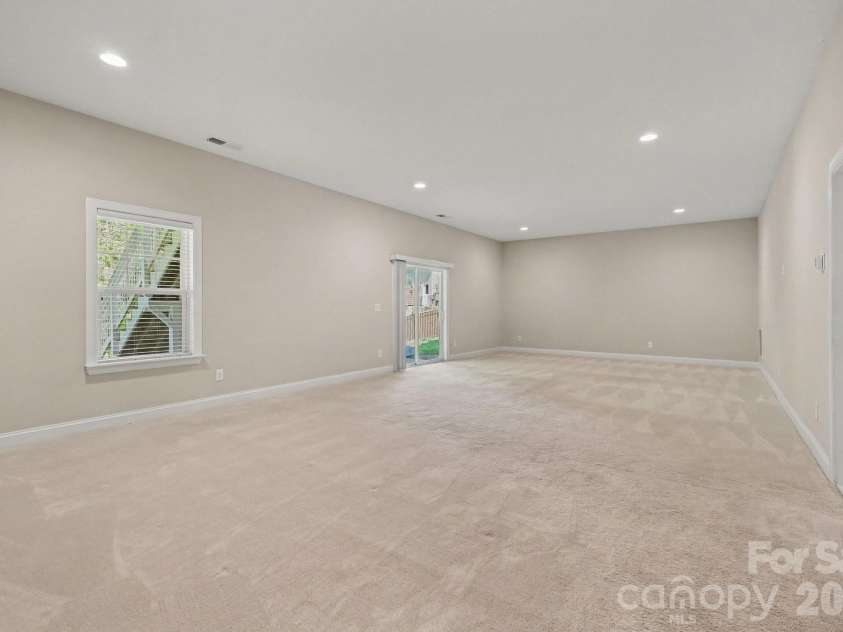 17920 Culross Lane, Charlotte, NC 28278.  MLS# CAR4422290, YatesRealty ID 49511. 