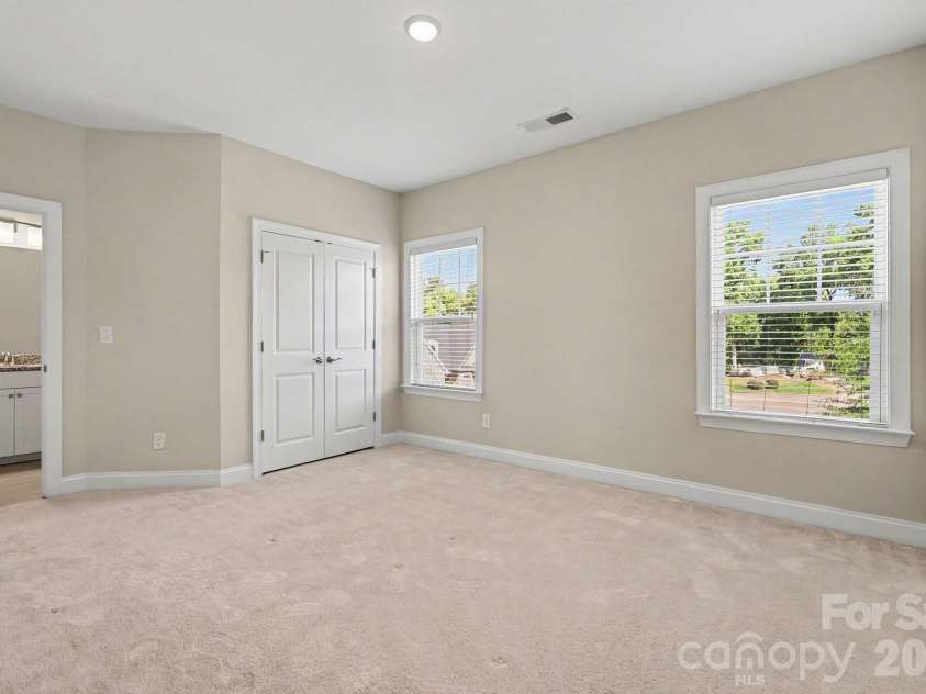 17920 Culross Lane, Charlotte, NC 28278.  MLS# CAR4422290, YatesRealty ID 49511. 
