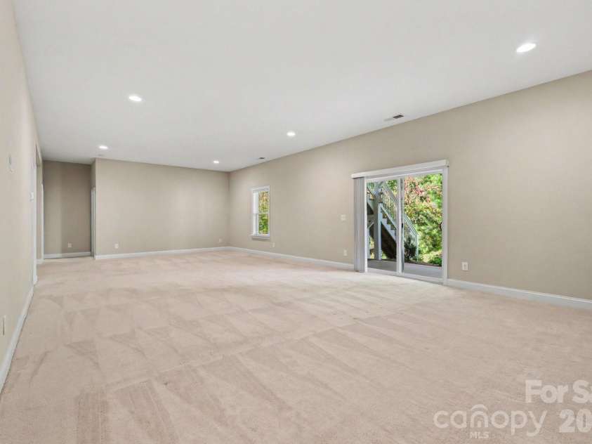 17920 Culross Lane, Charlotte, NC 28278.  MLS# CAR4422290, YatesRealty ID 49511. 