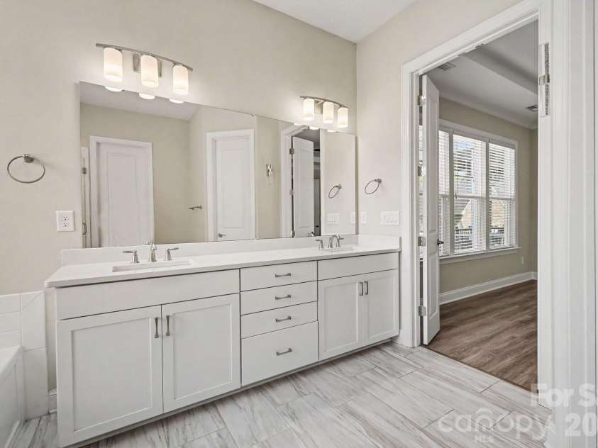 17920 Culross Lane, Charlotte, NC 28278.  MLS# CAR4422290, YatesRealty ID 49511. 
