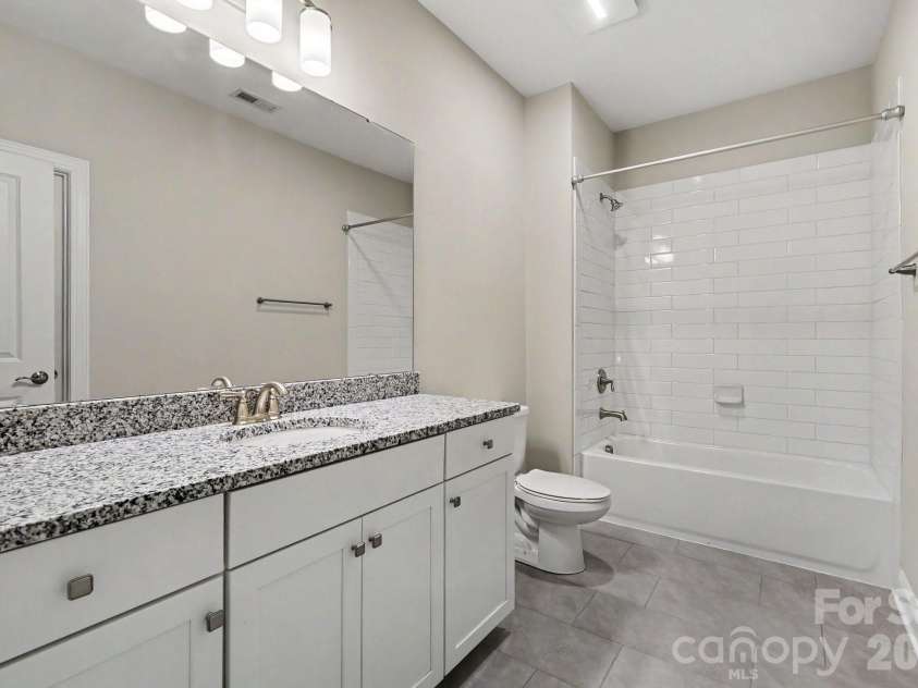 17920 Culross Lane, Charlotte, NC 28278.  MLS# CAR4422290, YatesRealty ID 49511. 