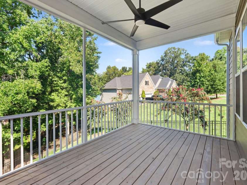 17920 Culross Lane, Charlotte, NC 28278.  MLS# CAR4422290, YatesRealty ID 49511. 