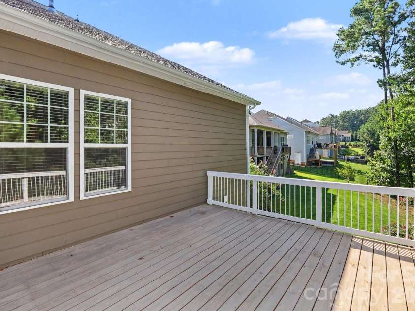 17920 Culross Lane, Charlotte, NC 28278.  MLS# CAR4422290, YatesRealty ID 49511. 
