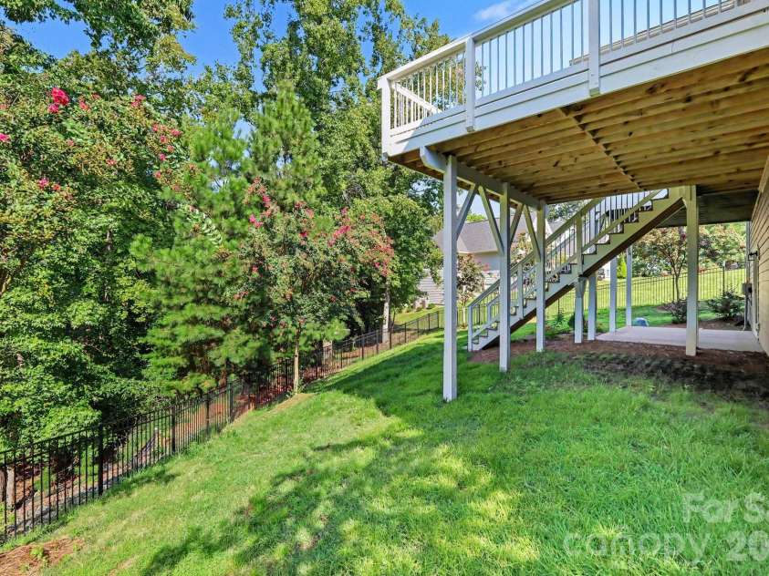 17920 Culross Lane, Charlotte, NC 28278.  MLS# CAR4422290, YatesRealty ID 49511. 