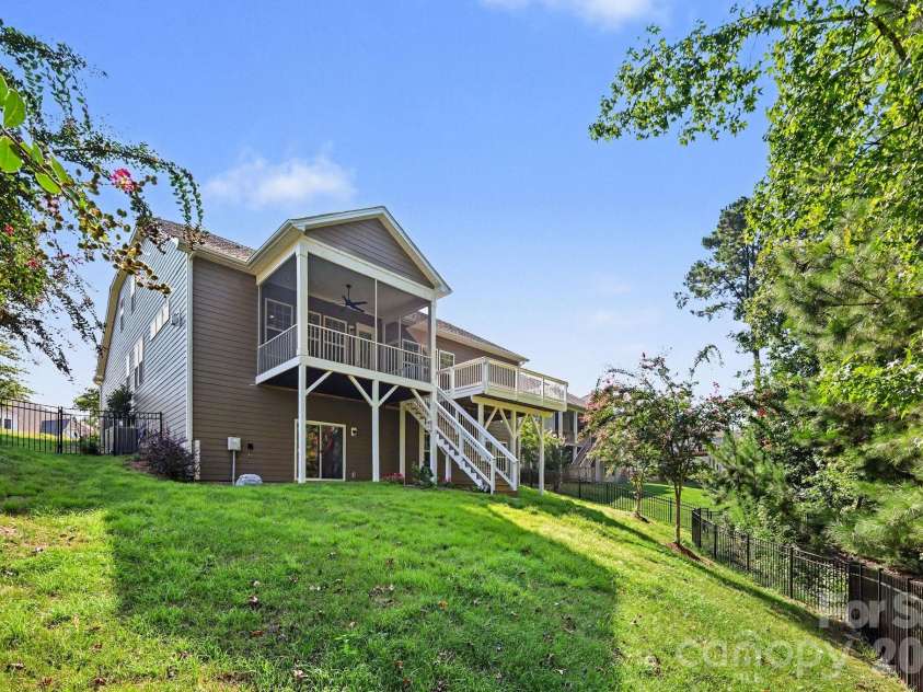 17920 Culross Lane, Charlotte, NC 28278.  MLS# CAR4422290, YatesRealty ID 49511. 