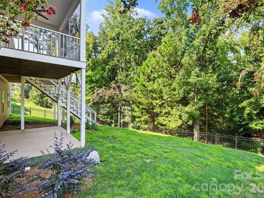 17920 Culross Lane, Charlotte, NC 28278.  MLS# CAR4422290, YatesRealty ID 49511. 