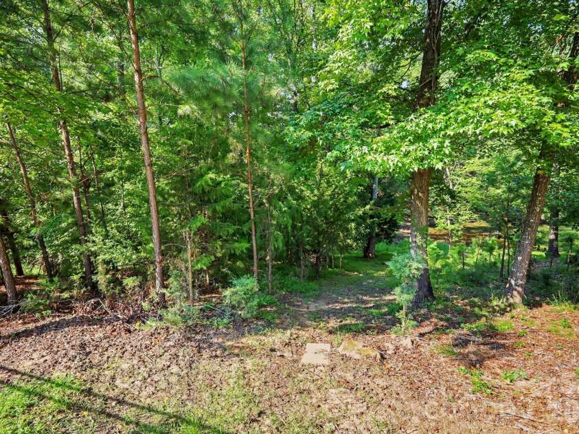 17920 Culross Lane, Charlotte, NC 28278.  MLS# CAR4422290, YatesRealty ID 49511. 
