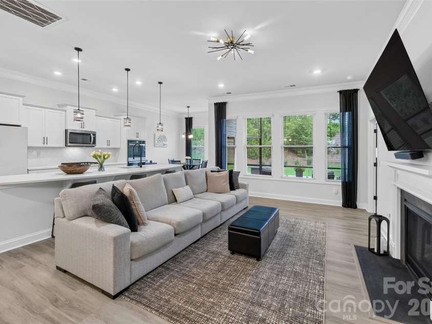 5614 Casper Drive, Charlotte, NC 28214.  MLS# CAR4416797, YatesRealty ID 49512. 