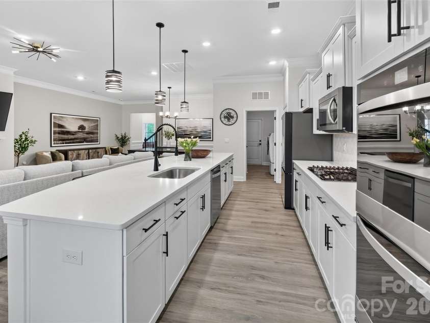 5614 Casper Drive, Charlotte, NC 28214.  MLS# CAR4416797, YatesRealty ID 49512. 