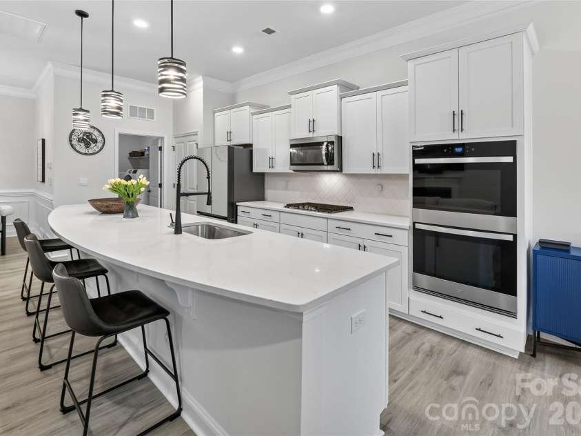 5614 Casper Drive, Charlotte, NC 28214.  MLS# CAR4416797, YatesRealty ID 49512. 