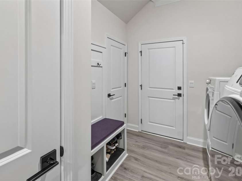 5614 Casper Drive, Charlotte, NC 28214.  MLS# CAR4416797, YatesRealty ID 49512. 