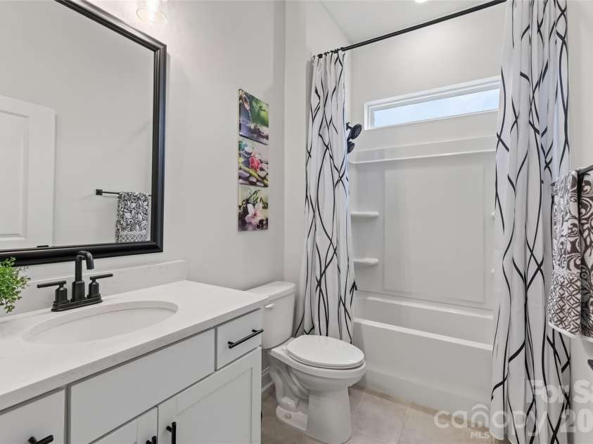 5614 Casper Drive, Charlotte, NC 28214.  MLS# CAR4416797, YatesRealty ID 49512. 