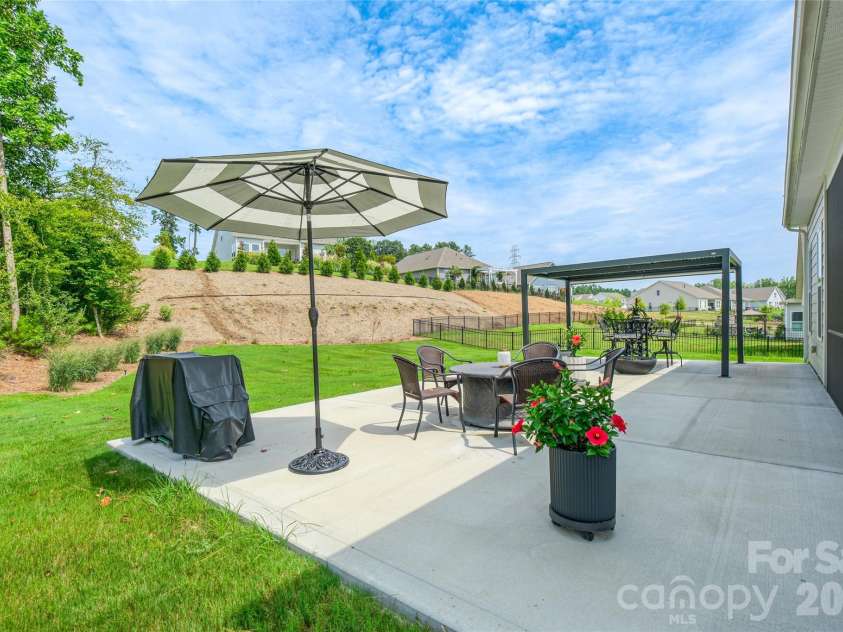 5614 Casper Drive, Charlotte, NC 28214.  MLS# CAR4416797, YatesRealty ID 49512. 