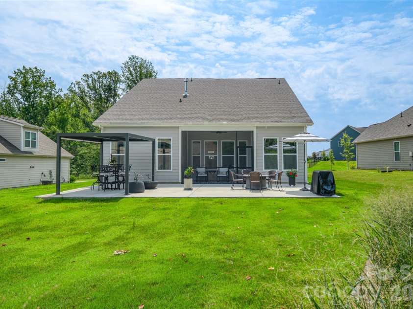 5614 Casper Drive, Charlotte, NC 28214.  MLS# CAR4416797, YatesRealty ID 49512. 