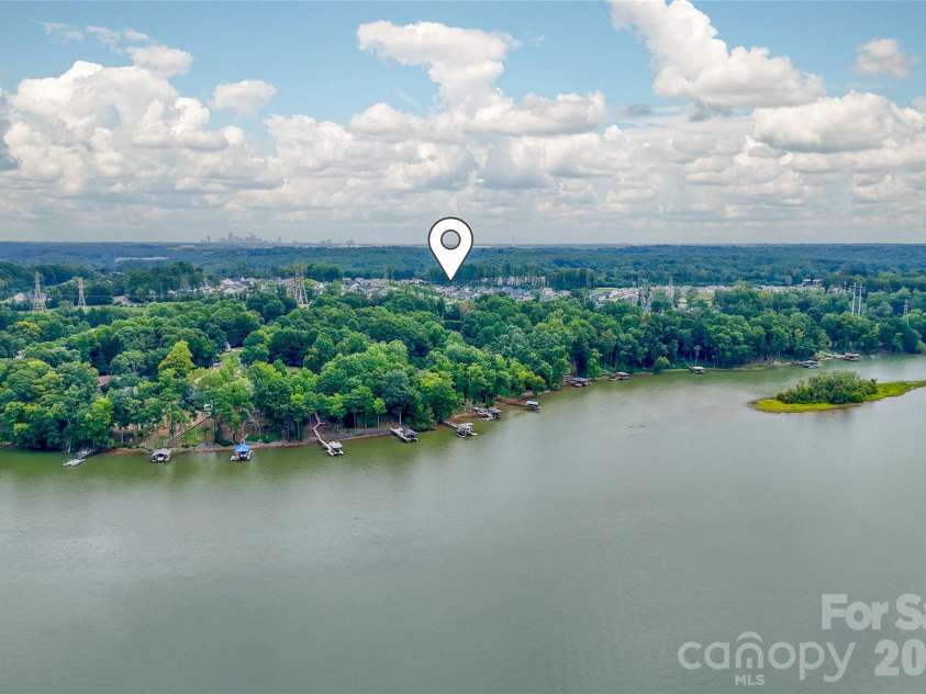 5614 Casper Drive, Charlotte, NC 28214.  MLS# CAR4416797, YatesRealty ID 49512. 