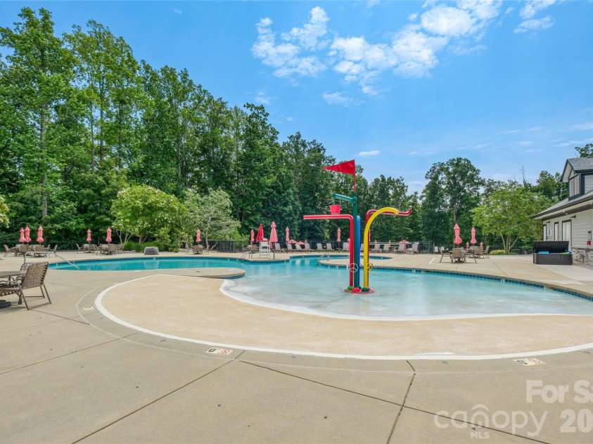 5614 Casper Drive, Charlotte, NC 28214.  MLS# CAR4416797, YatesRealty ID 49512. 