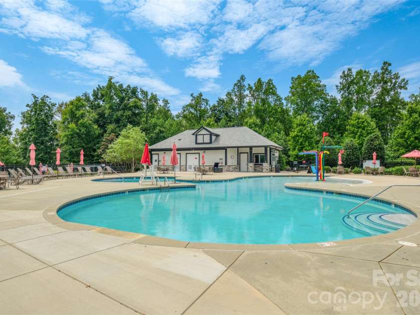 5614 Casper Drive, Charlotte, NC 28214.  MLS# CAR4416797, YatesRealty ID 49512. 