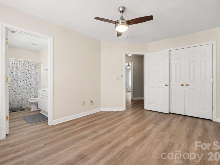 321 Valley Brook Lane, Concord, NC 28025.  MLS# CAR4416557, YatesRealty ID 49513. 