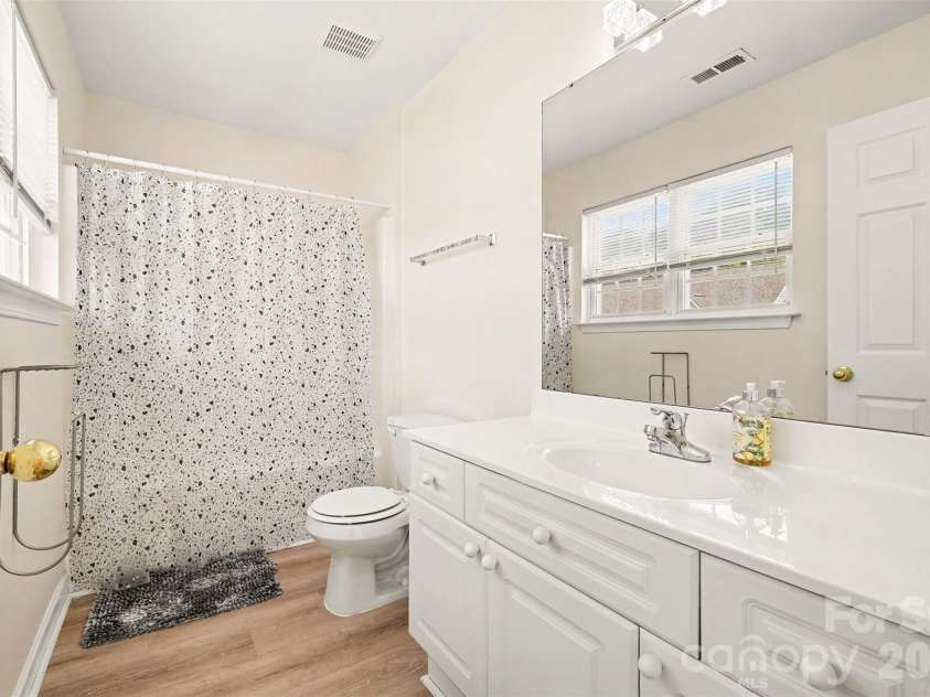 321 Valley Brook Lane, Concord, NC 28025.  MLS# CAR4416557, YatesRealty ID 49513. 