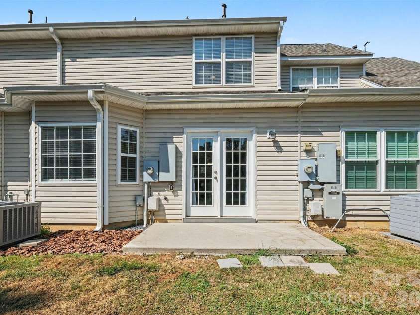 321 Valley Brook Lane, Concord, NC 28025.  MLS# CAR4416557, YatesRealty ID 49513. 