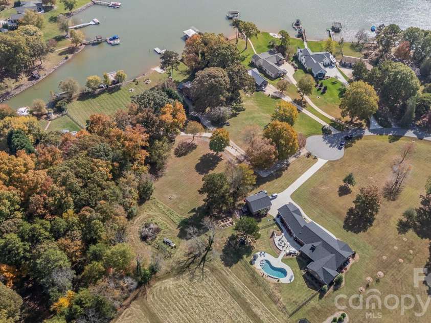 332-A Queens Cove Road, Mooresville, NC 28117.  MLS# CAR4421990, YatesRealty ID 49515. 