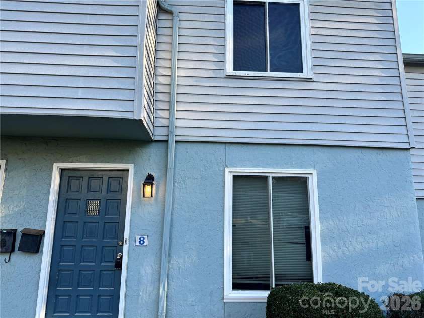 1906 Mereview Court, Charlotte, NC 28210.  MLS# CAR4422728, YatesRealty ID 49516. 