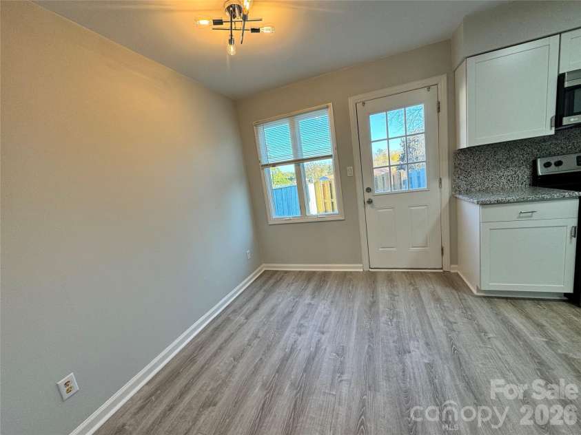 1906 Mereview Court, Charlotte, NC 28210.  MLS# CAR4422728, YatesRealty ID 49516. 