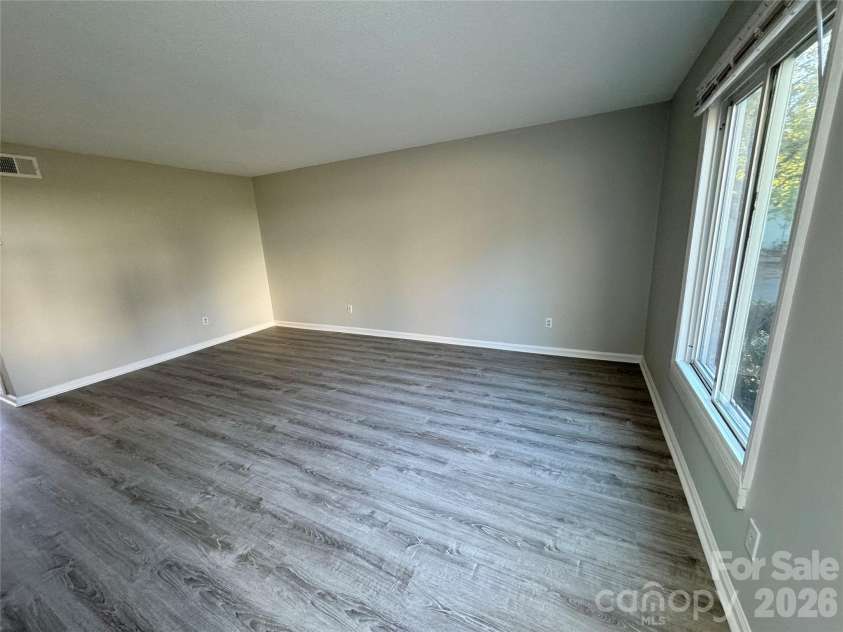 1906 Mereview Court, Charlotte, NC 28210.  MLS# CAR4422728, YatesRealty ID 49516. 