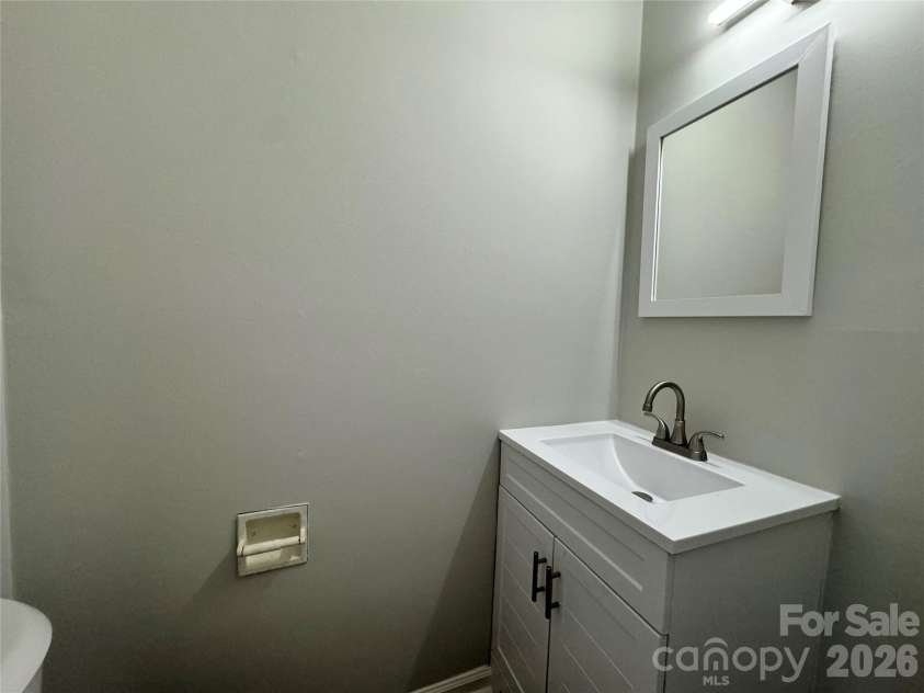 1906 Mereview Court, Charlotte, NC 28210.  MLS# CAR4422728, YatesRealty ID 49516. 