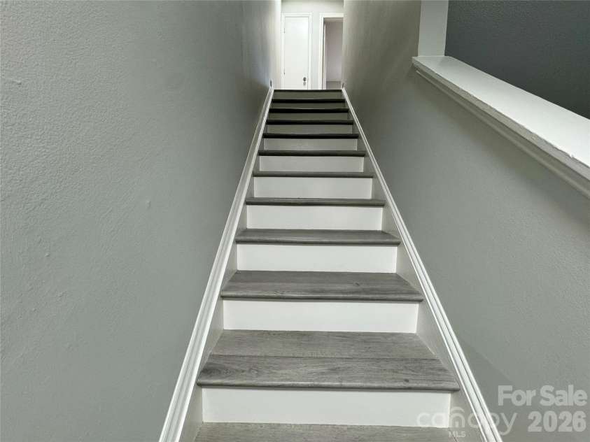 1906 Mereview Court, Charlotte, NC 28210.  MLS# CAR4422728, YatesRealty ID 49516. 