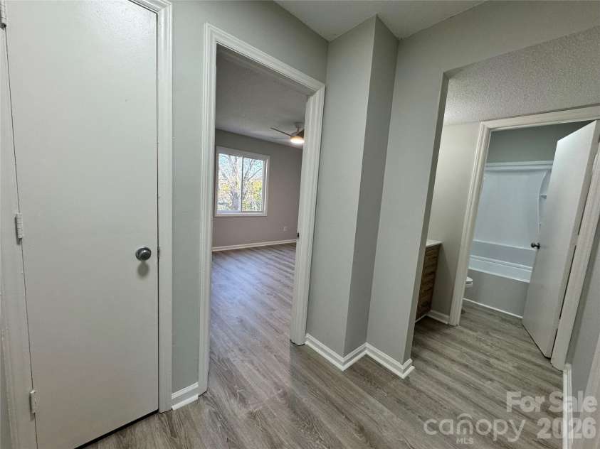 1906 Mereview Court, Charlotte, NC 28210.  MLS# CAR4422728, YatesRealty ID 49516. 