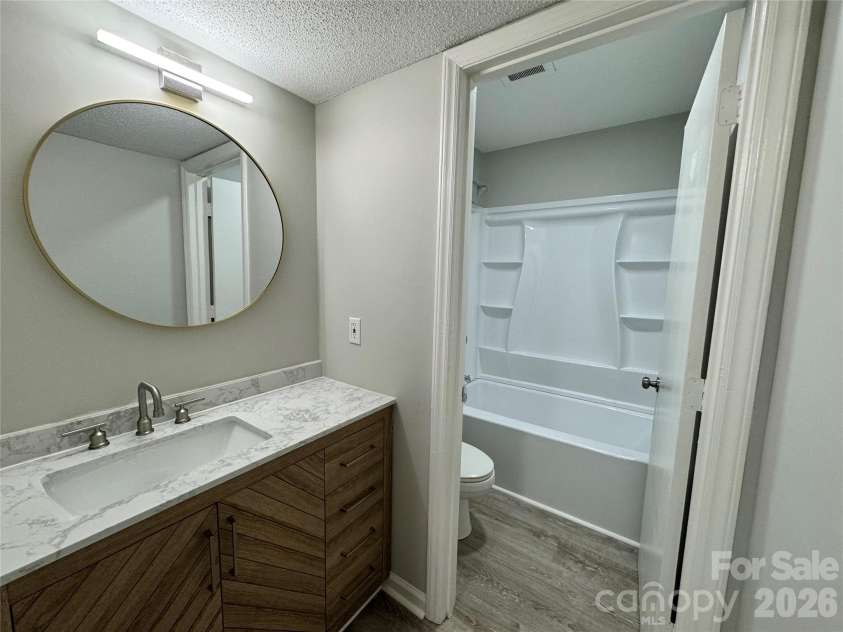 1906 Mereview Court, Charlotte, NC 28210.  MLS# CAR4422728, YatesRealty ID 49516. 