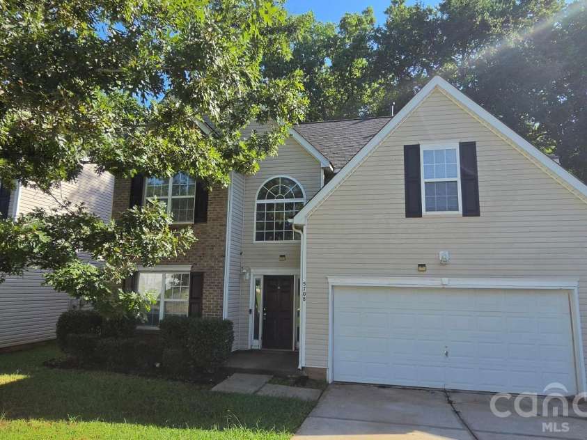5708 Twin Brook Drive, Charlotte, NC 28269.  MLS# CAR4412827, YatesRealty ID 49517. 