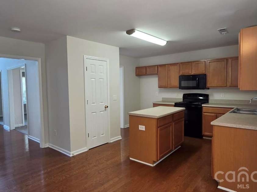 5708 Twin Brook Drive, Charlotte, NC 28269.  MLS# CAR4412827, YatesRealty ID 49517. 